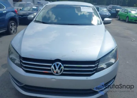 2013 Volkswagen Passat 2.5L Se z USA, uszkodzony, nr VIN 1VWBH7A30DC032872